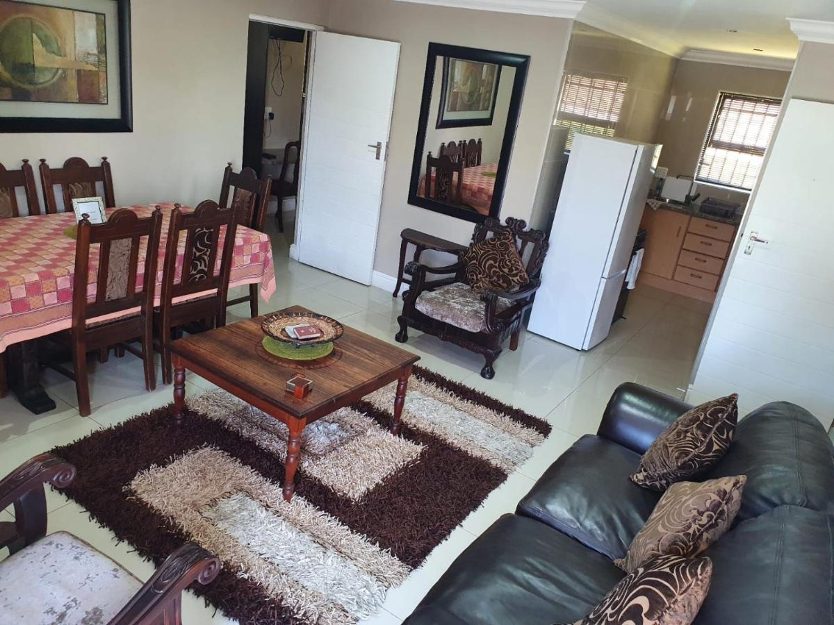 Mi Casa Guest House Uitenhage Exterior foto